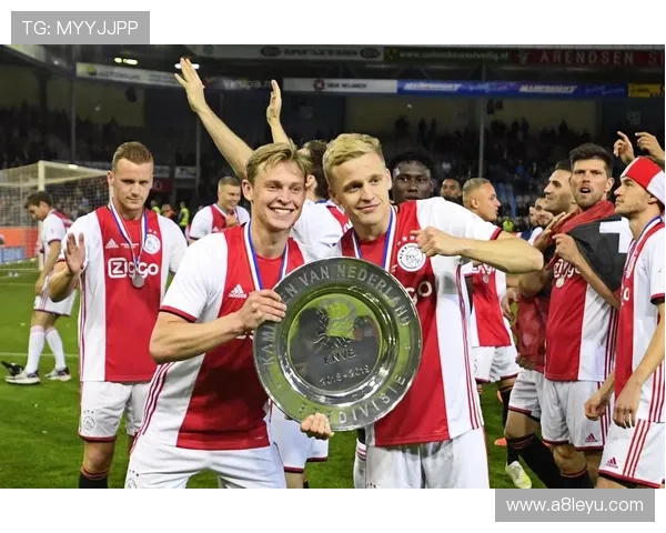 荷兰中场德容最新动态曝光